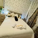 Suite Apartment Near Venice
