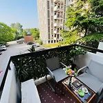 Suite Apartment Near Venice
