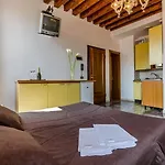 Venice Apartments