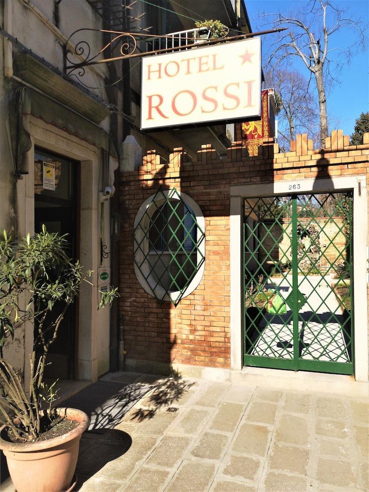 Hotel Rossi *
