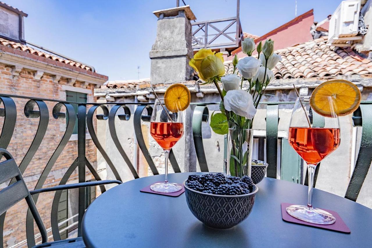 Lo Squero 3 With Balcony In Dorsoduro Appartement