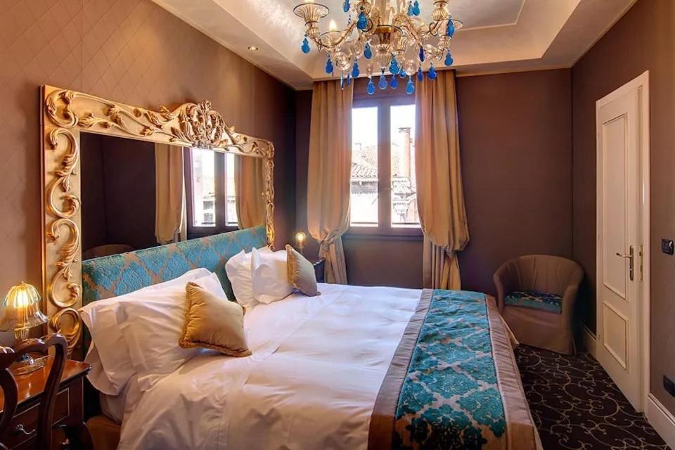 Hotel Pesaro Palace 4*