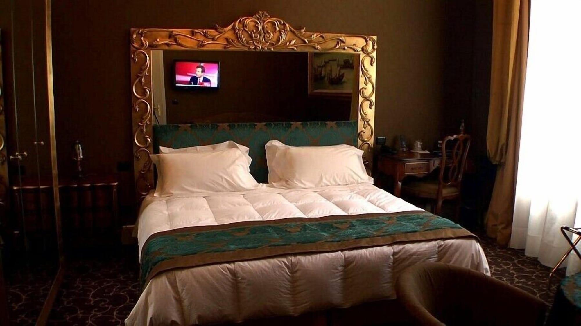 Pesaro Palace 4* Venedig