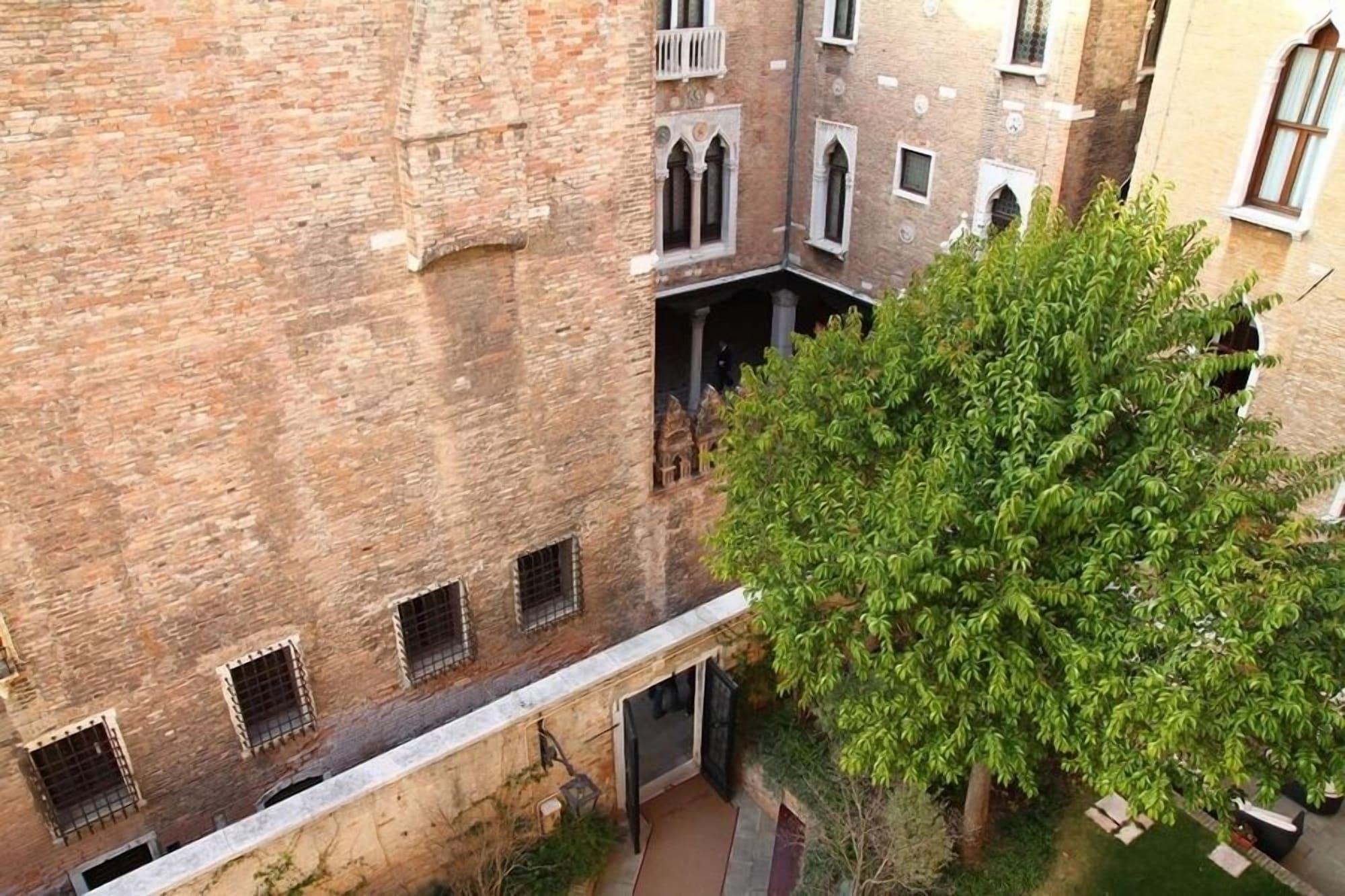 Pesaro Palace 4* Venedig