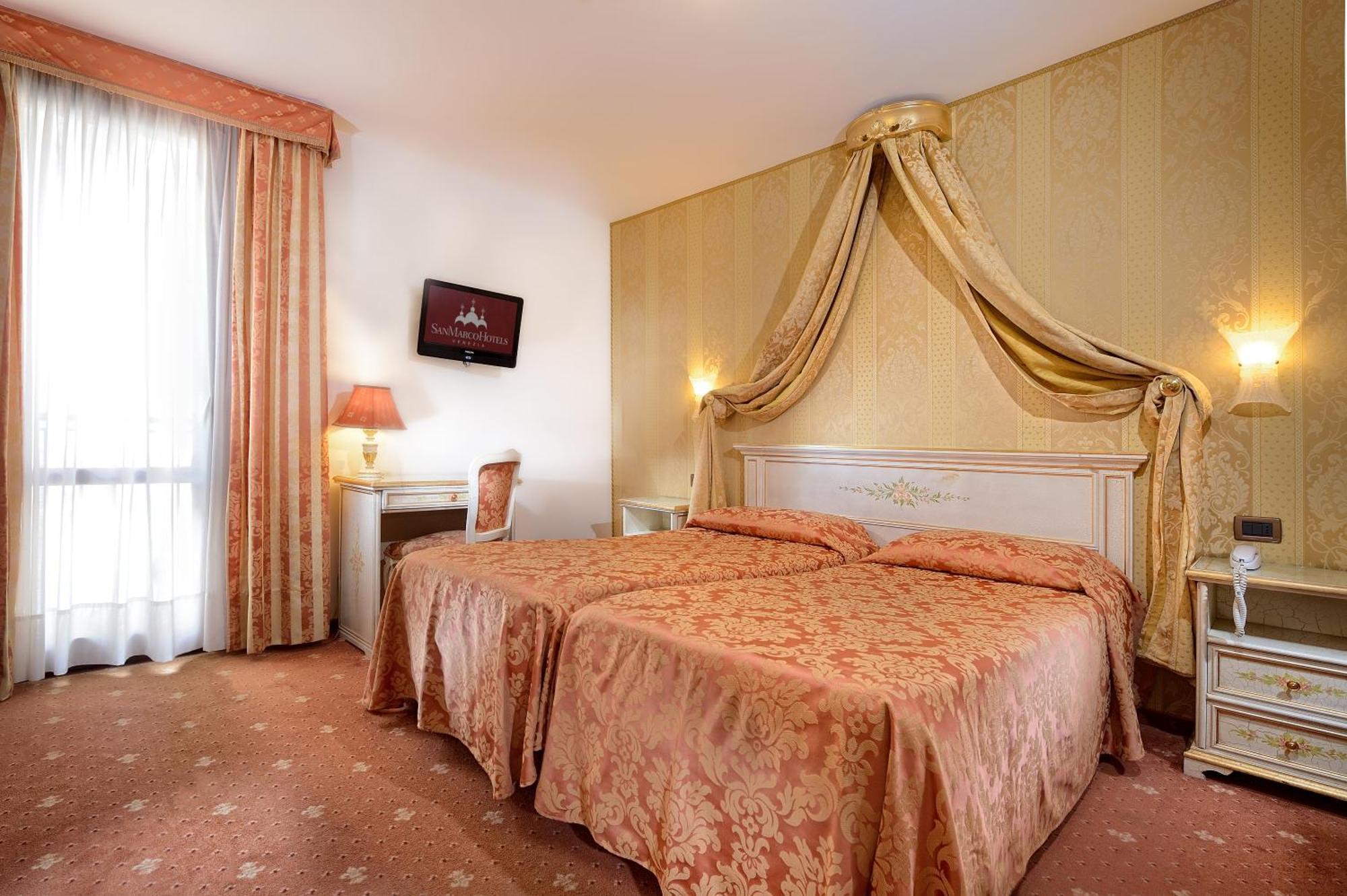 Ambassador Tre Rose 3* Venedig