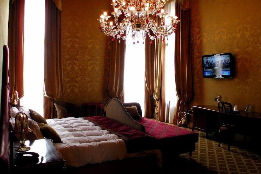 Pesaro Palace 4* Venedig
