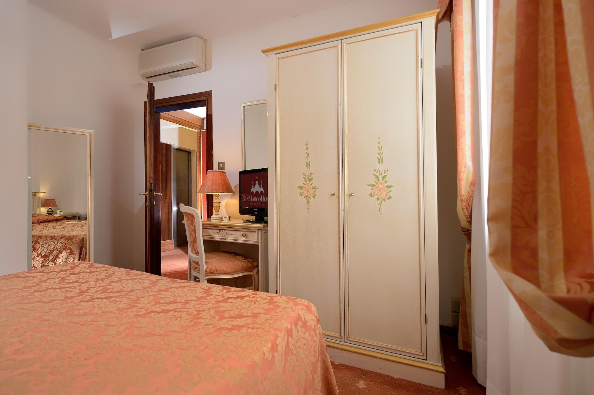 Ambassador Tre Rose Hotel Venedig
