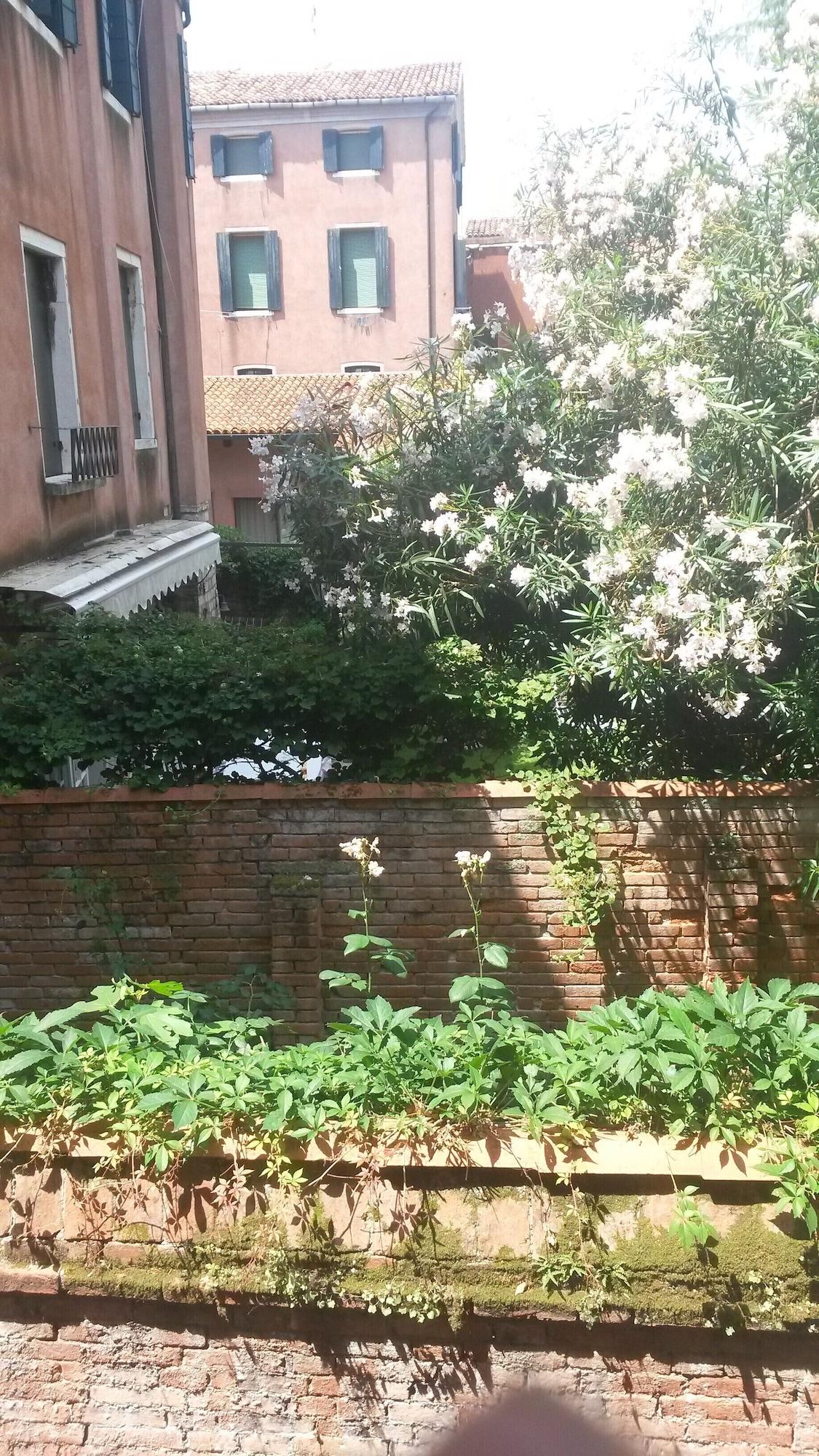 Ca' Del Brocchi Bed & Breakfast