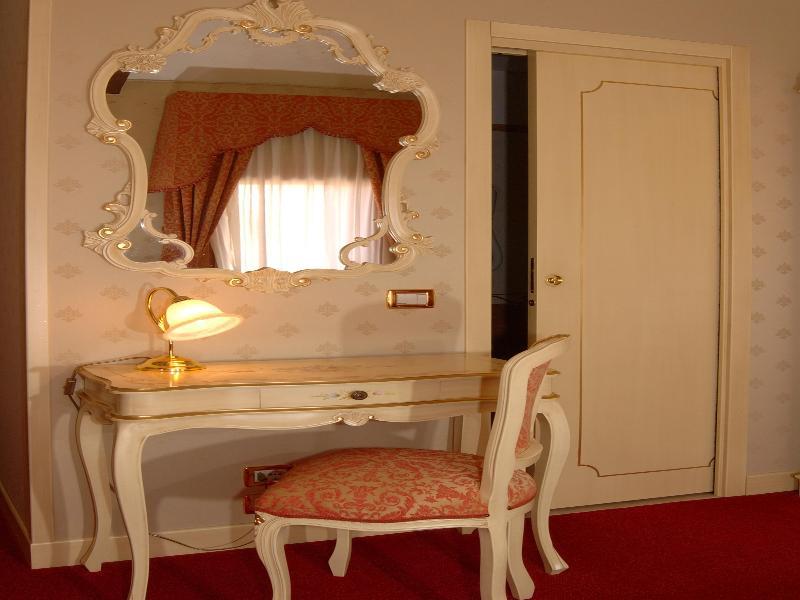 Al Leon Couette-café 3*