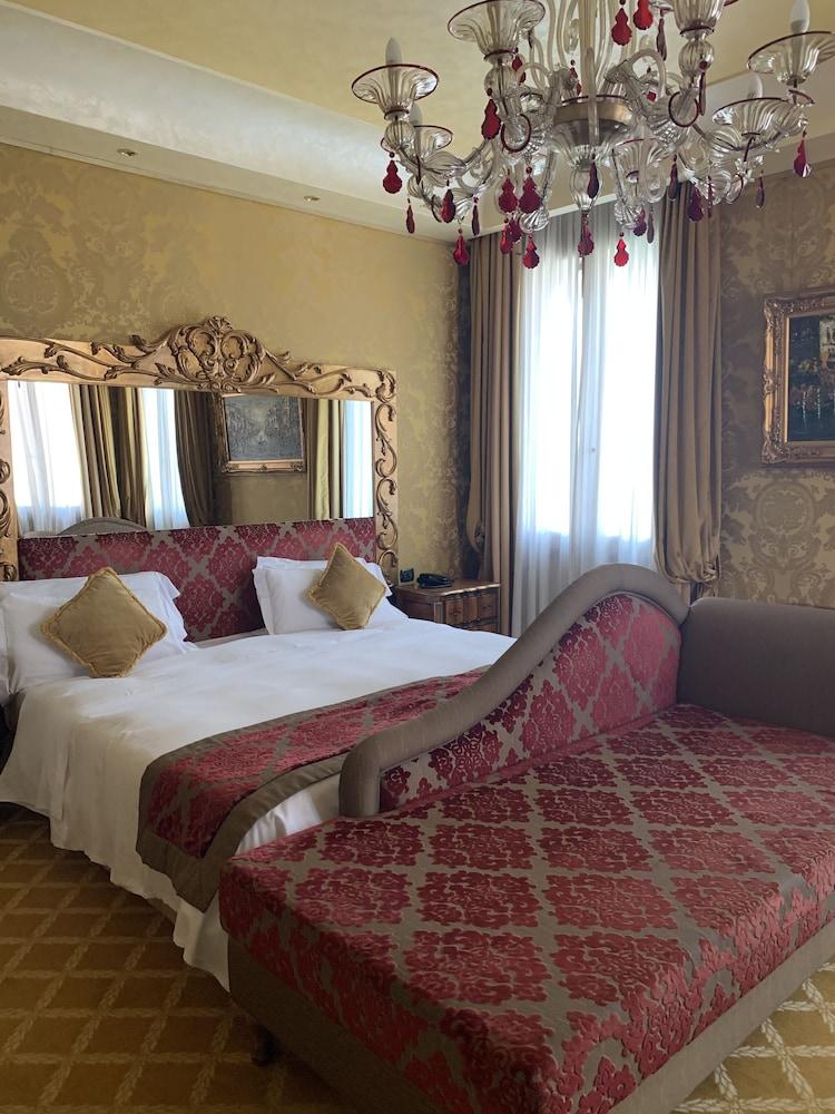 Hotel Pesaro Palace Venedig