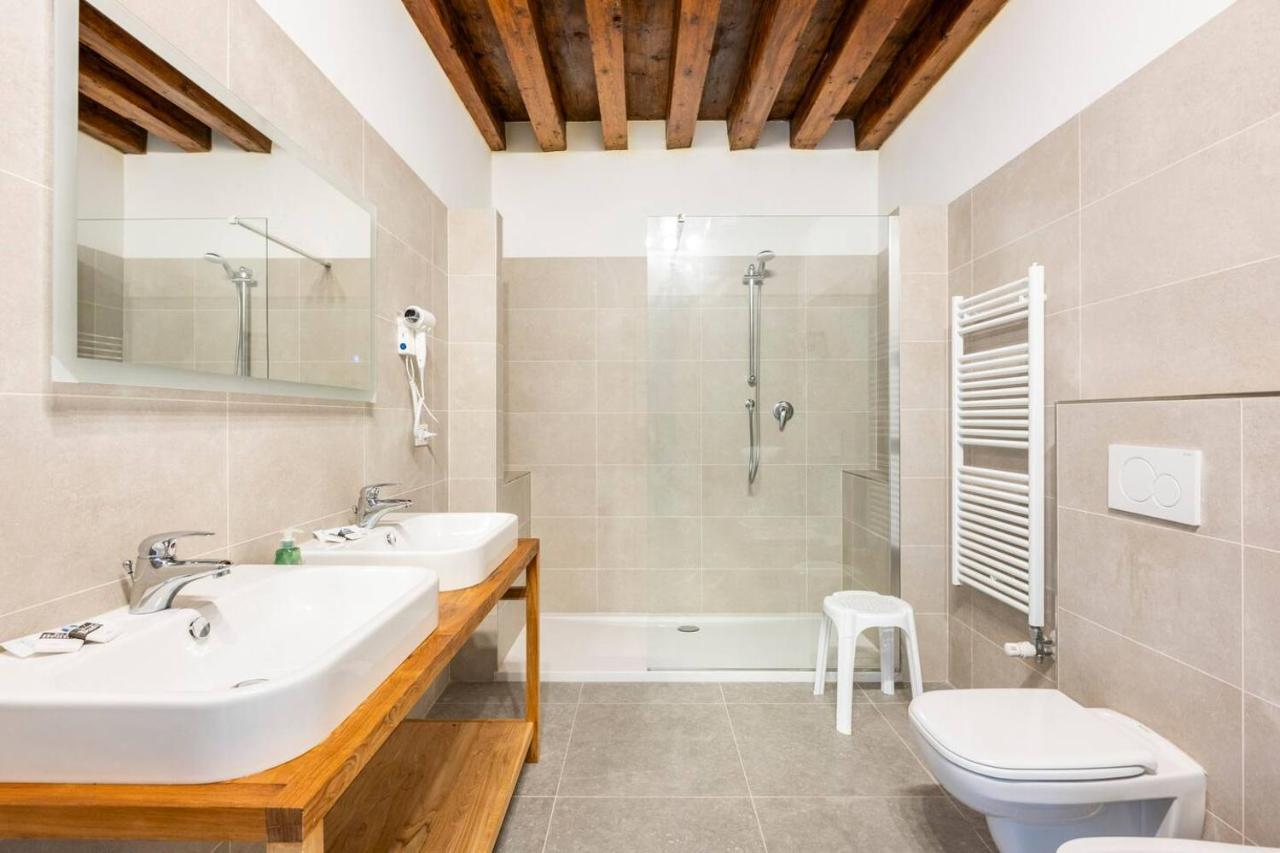 Luxury Suites Couette-café