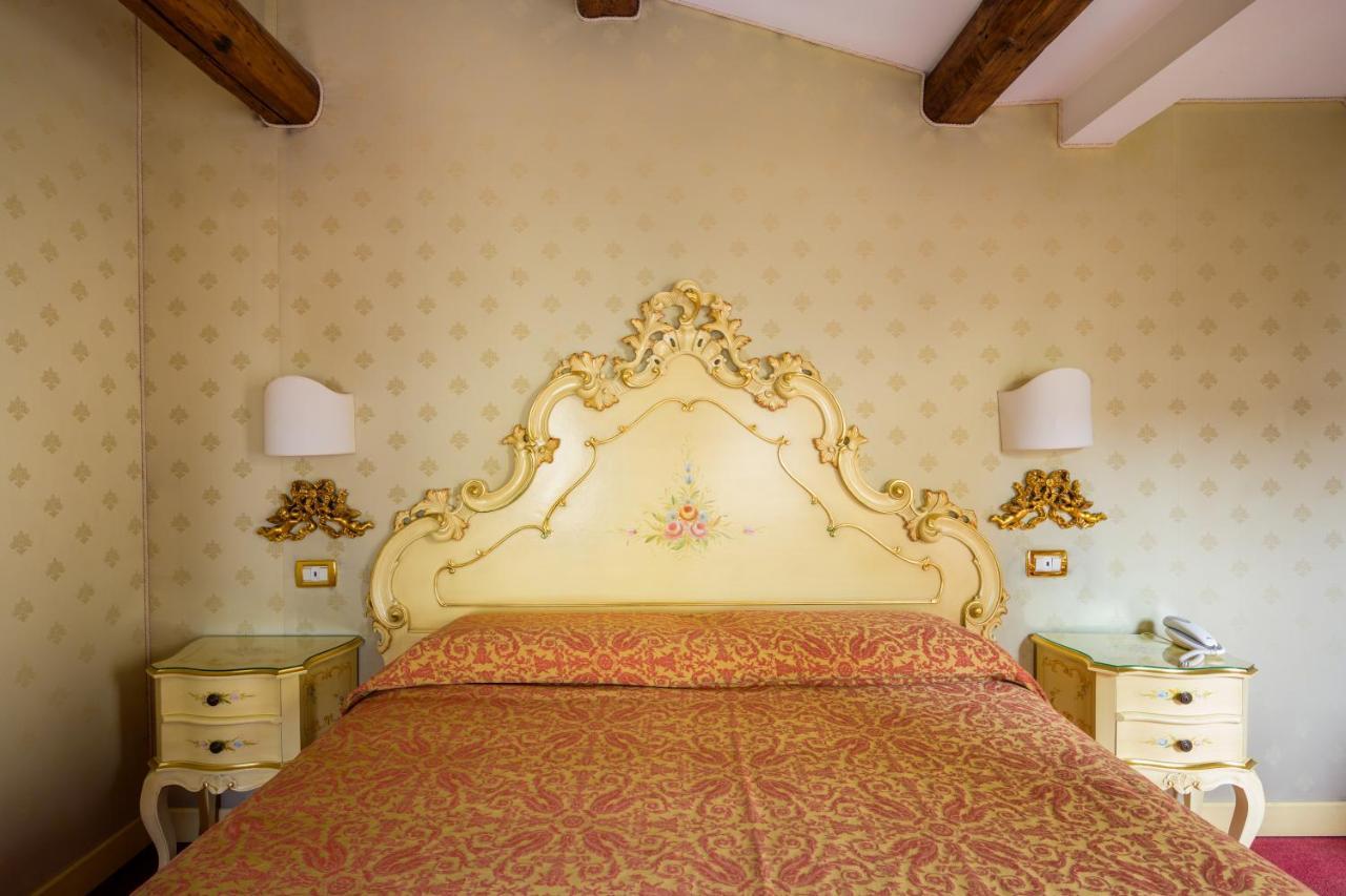 Al Leon Couette-café 3*