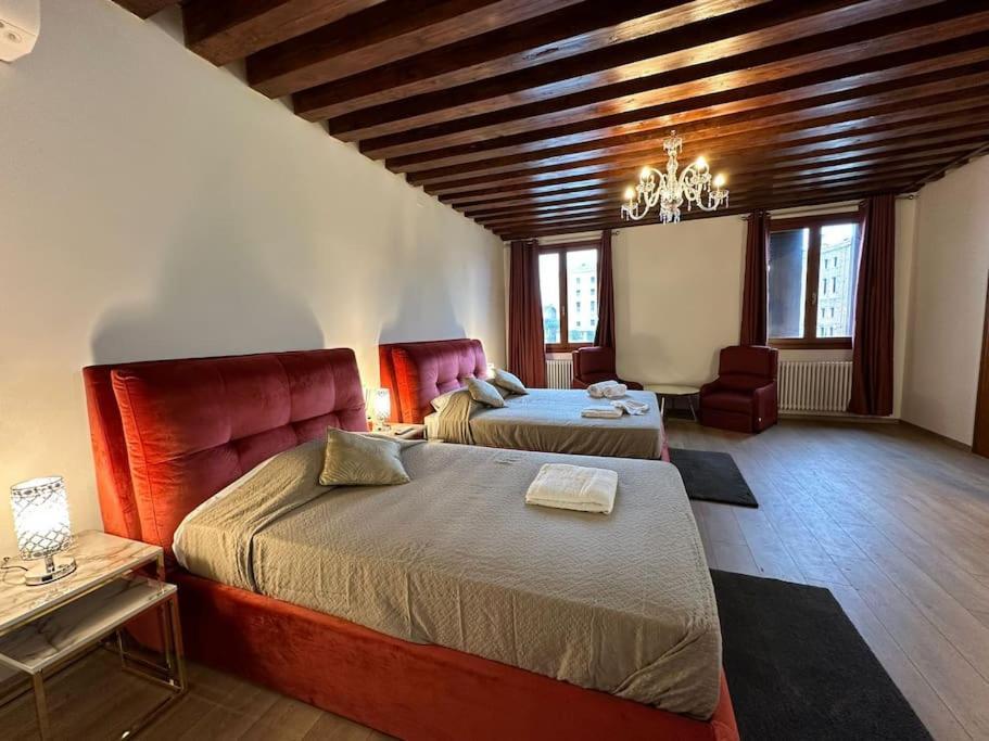 Luxury Suites Couette-café *