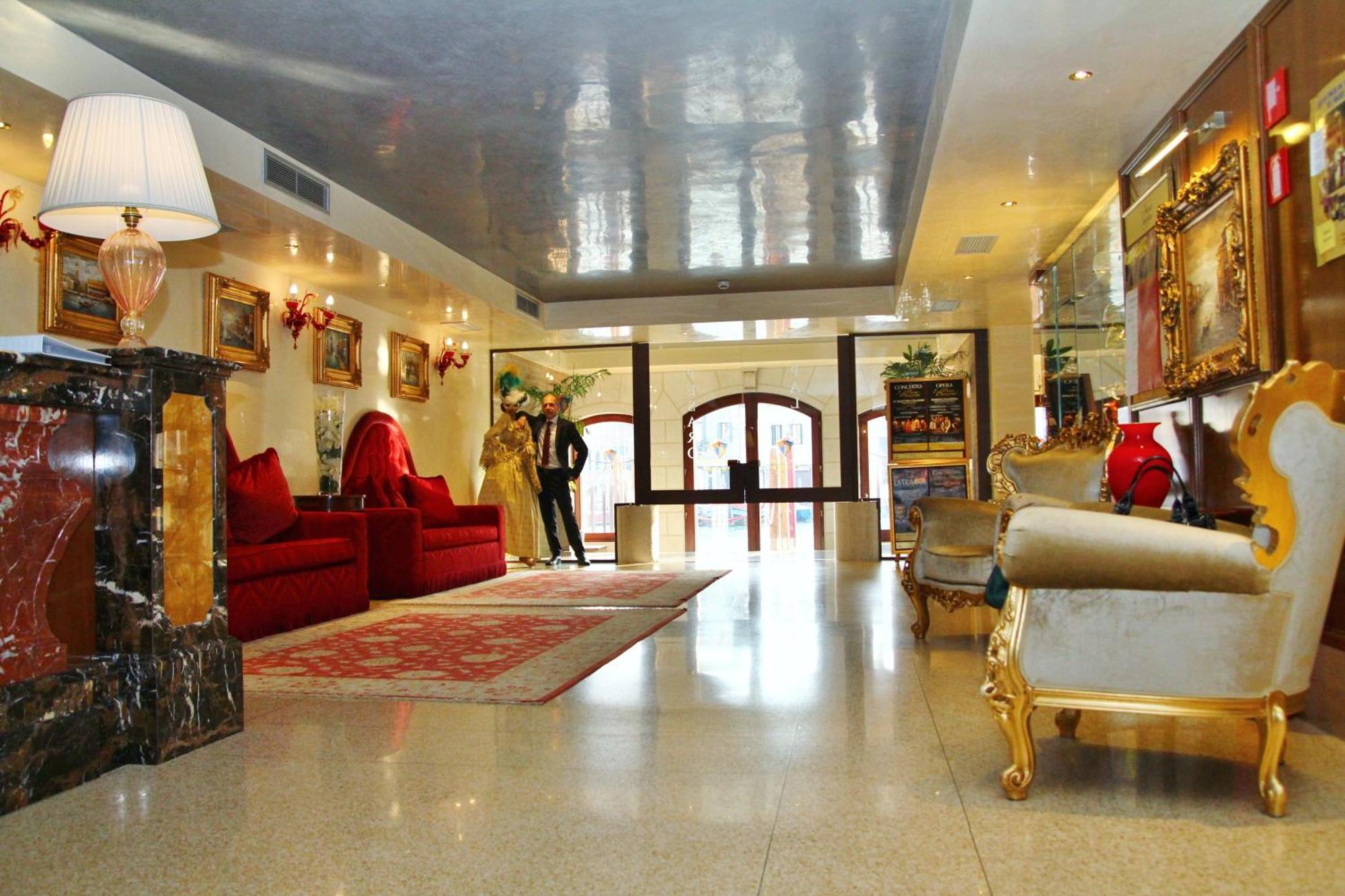 Hotel Pesaro Palace Venedig