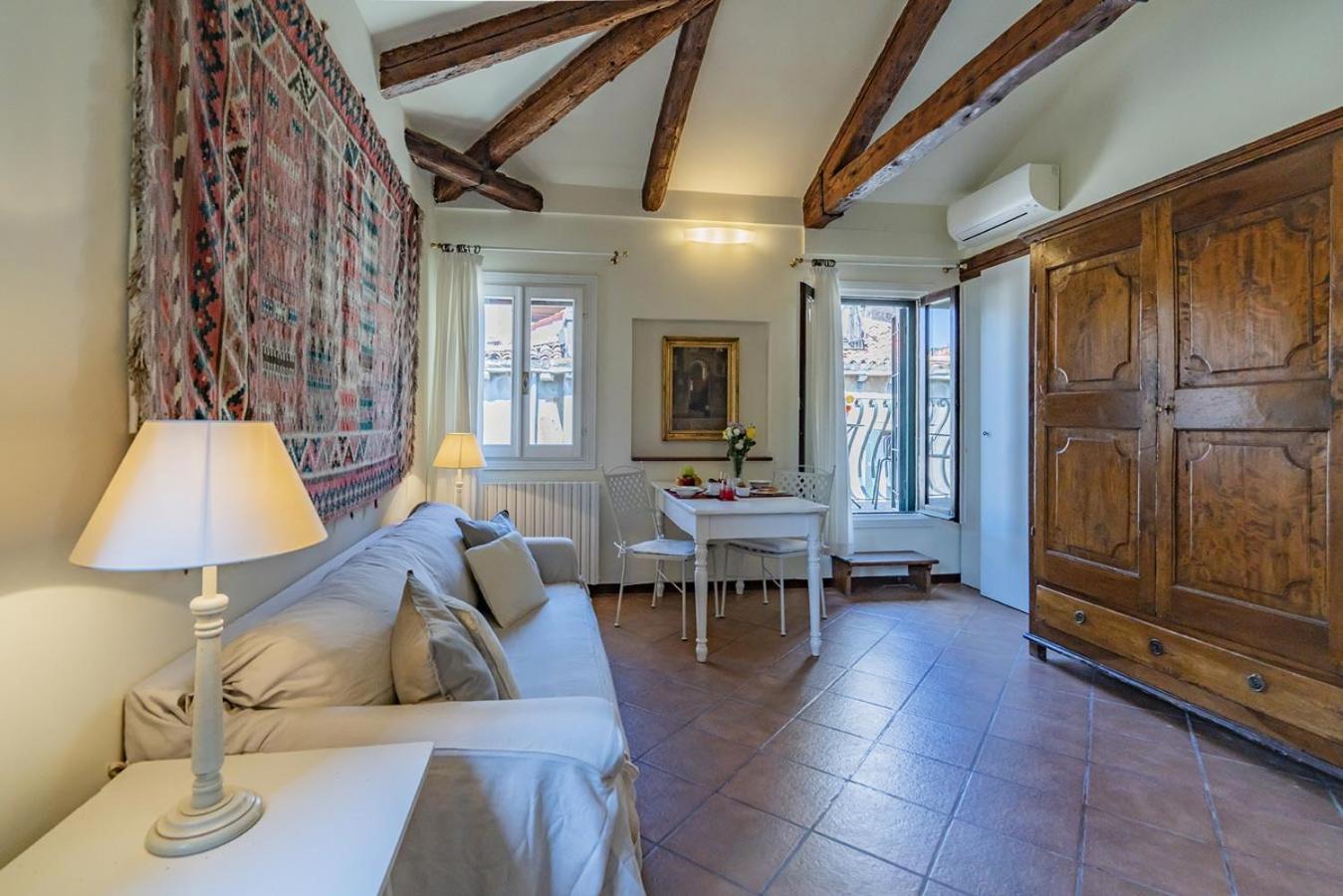 Lo Squero 3 With Balcony In Dorsoduro Appartement Venise