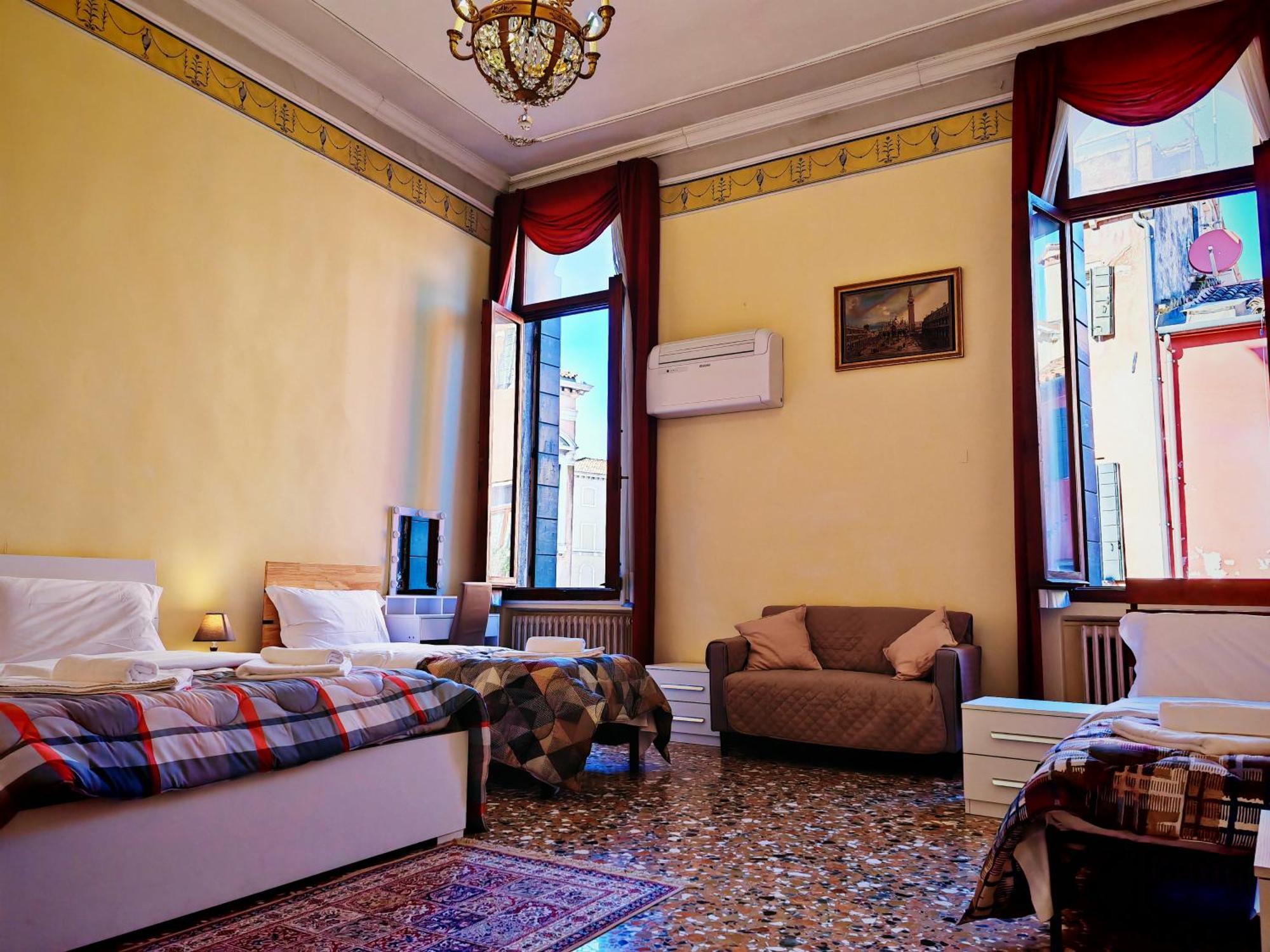 Tourist House *