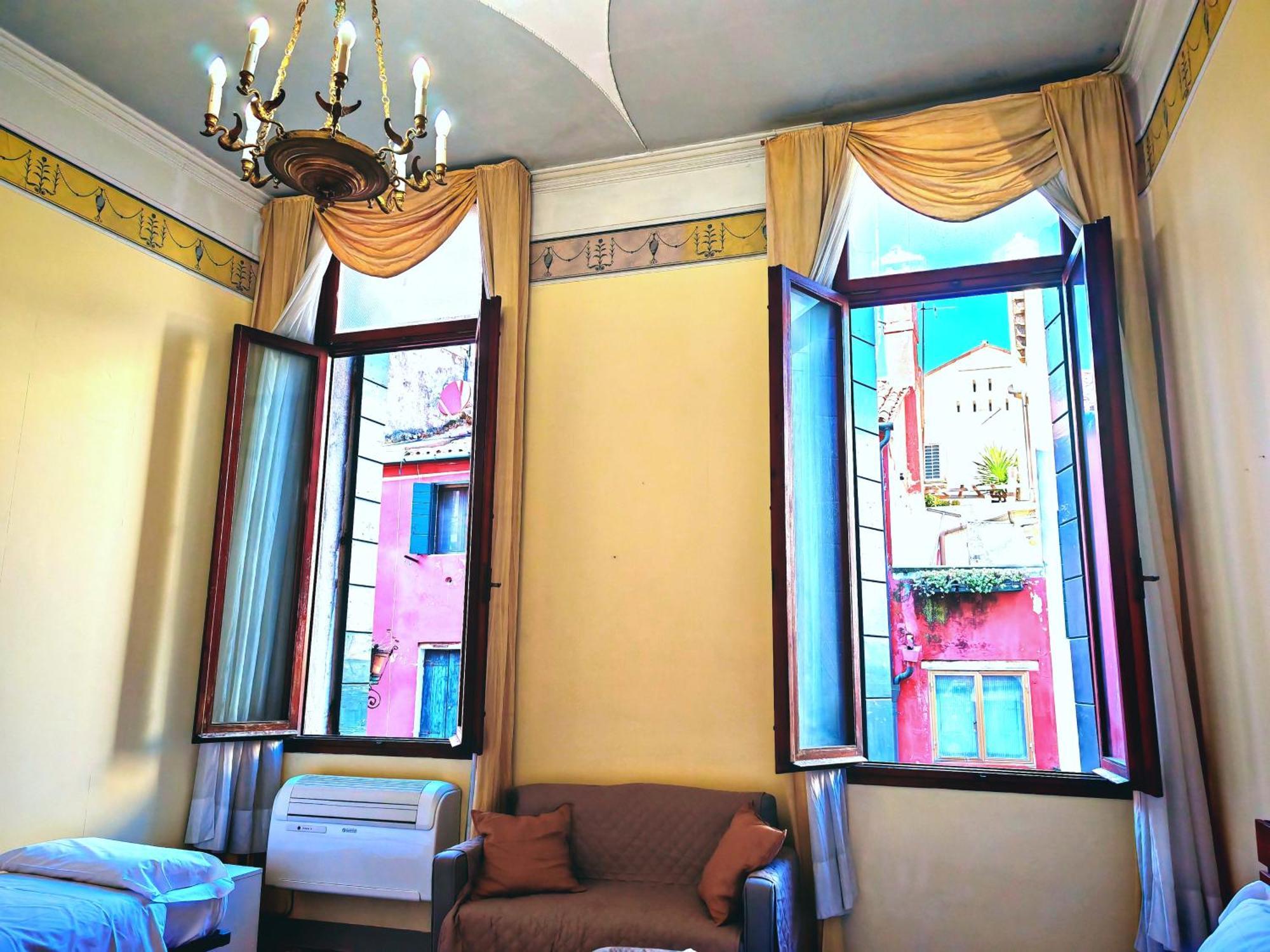 Maison d'hôtes Tourist House *