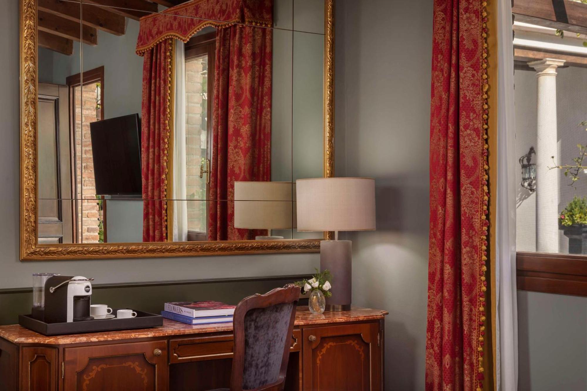 Hotel Nh Collection Grand Palazzo Dei Dogi 5*