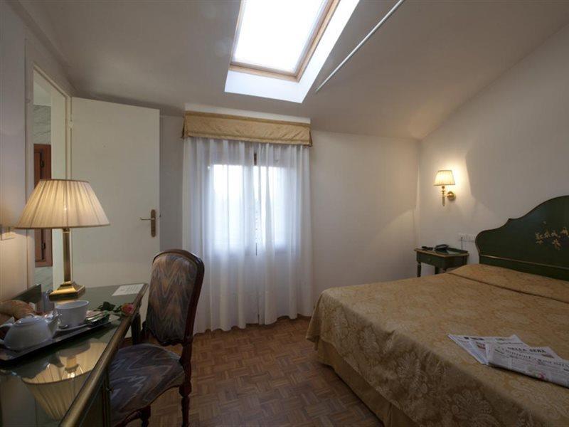 Palazzo Cendon Piano Antico 3* Venetië