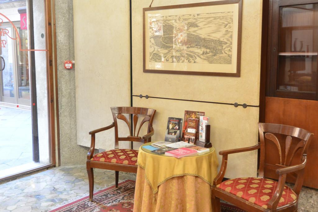 Ambassador Tre Rose Venedig