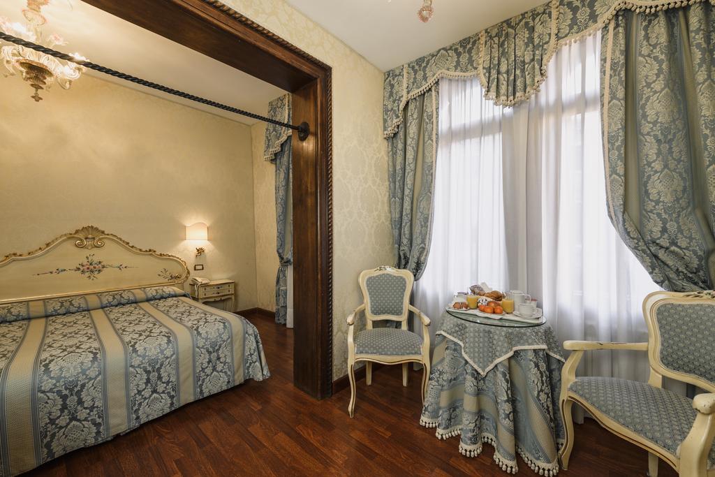 Couette-café Al Leon 3*