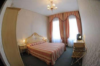 Al Leon Couette-café Venise