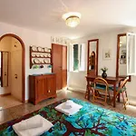 Santi Apostoli Home By Halldis