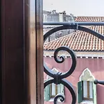 Maurizio House - Near The Train Station