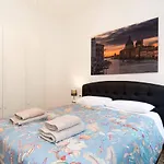 Just Urban Stays - Castello 5067 Boutique Apartment
