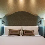 Acca Hotel