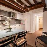San Giacomo Pied-A-Terre House By Wonderful Italy