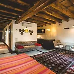 Raphael\'S Garden House