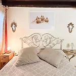Historical Flat In Cannaregio, Venezia