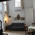 Mimi\'S Studio