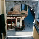 Melusina Rialto Venice Center
