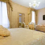 Canal View San Marco Luxury Rooms
