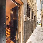 CASA VESCOVO, free Wi-Fi near San Marco Square