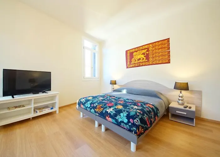 Ca\' Circus 4 Rooms Wi-Fi Fibre