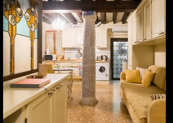 Historical Flat In Cannaregio, Venezia