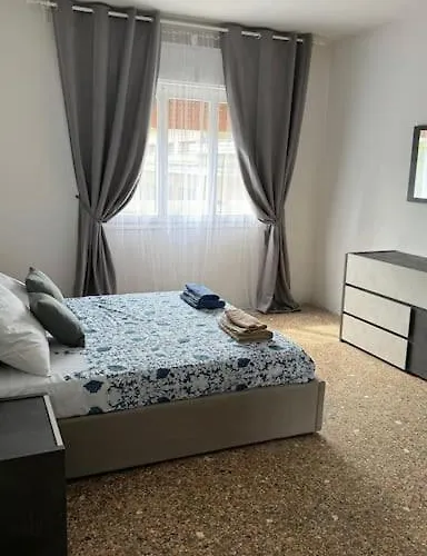 Venice Grey Apartment