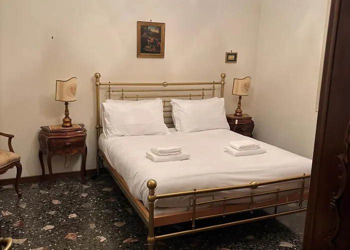 House In The Park! Free Parking And Convenient To Venice