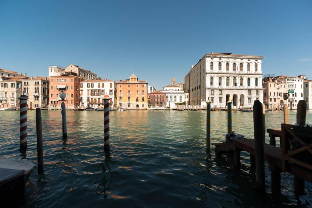 Grand Canal Next To Guggenheim * Venetië