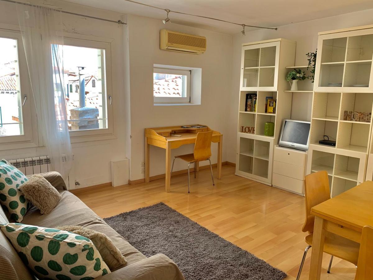 Regina - Romantic Near Rialto Apartment *