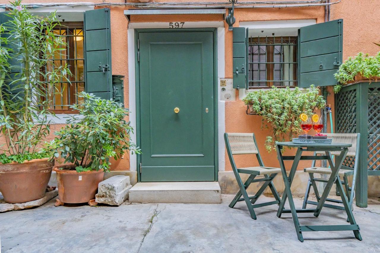 Lo Squero 1 The Secret Courtyard In Dorsoduro Venetië
