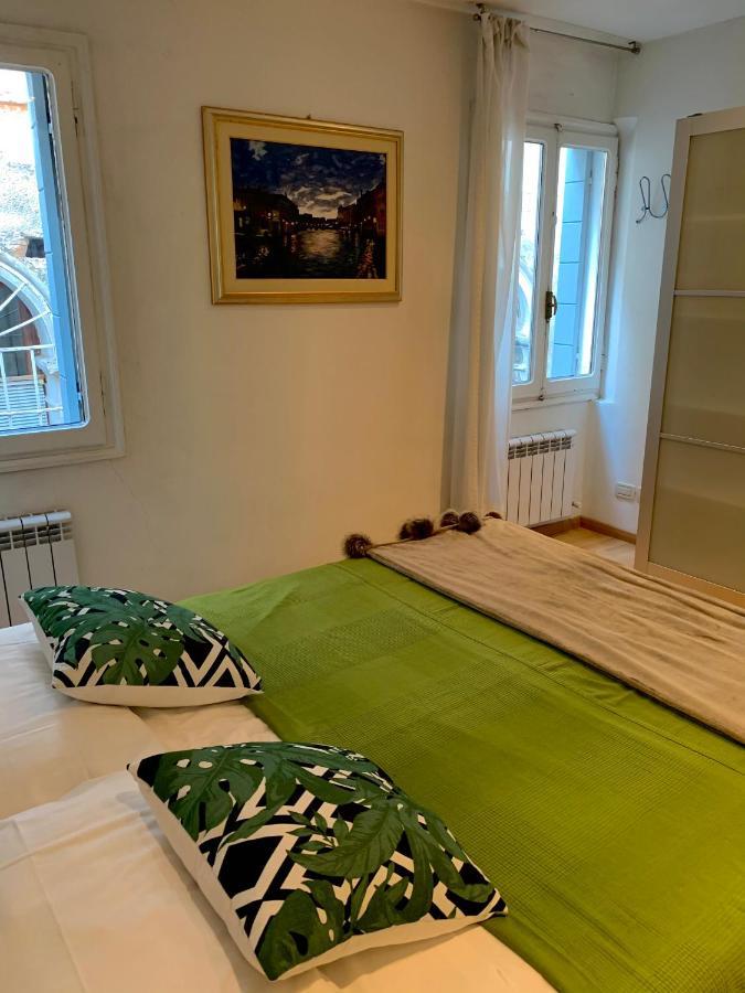 Regina - Romantic Near Rialto Apartment *