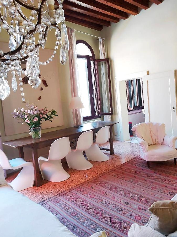 Apartment Gorgeous Venetian With Canal View Venedig