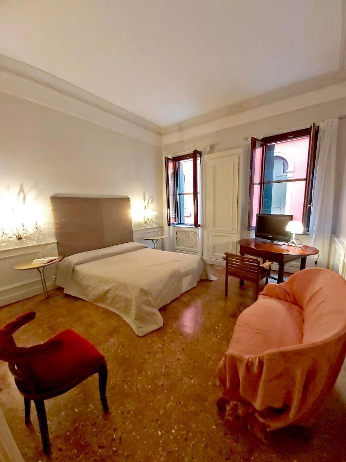Gorgeous Venetian With Canal View * Venedig