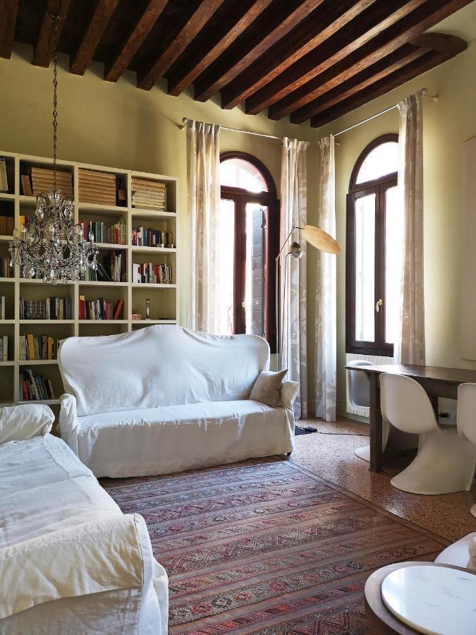 Gorgeous Venetian With Canal View *