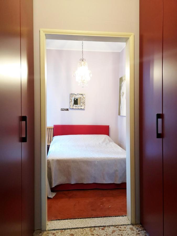 Gorgeous Venetian With Canal View Apartment Venedig