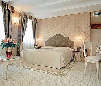 Acca Hotel 3*